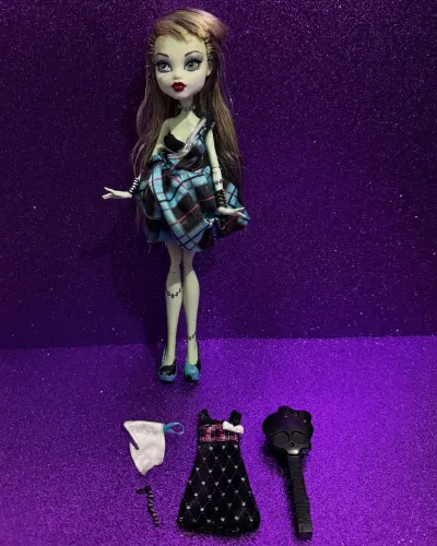 Boneca Monster High Frankie Sweet 1600