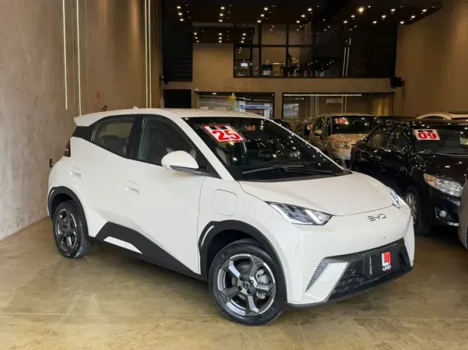 BYD Dolphin EV (Elétrico) 2025
