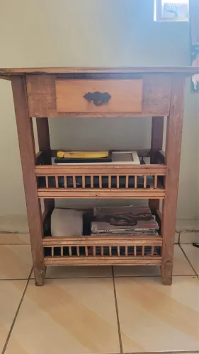 Fruteira rústica com uma gaveta 