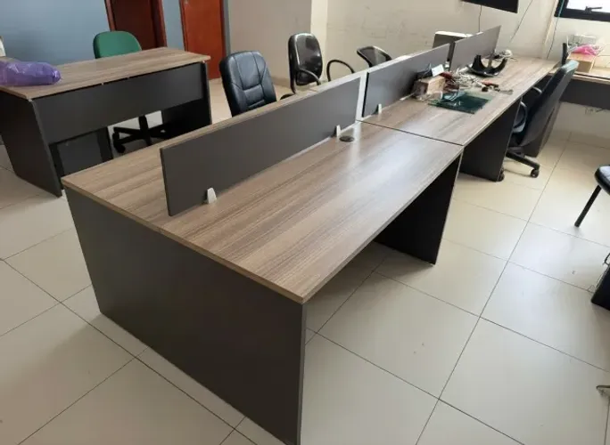 Conjunto de Mesas de Escritório ? Quase Novas (1 mês de uso)