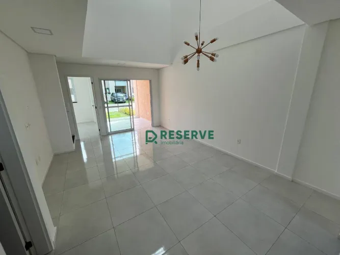 Casa à venda com 3 quartos localizada no Aquiraz - CE