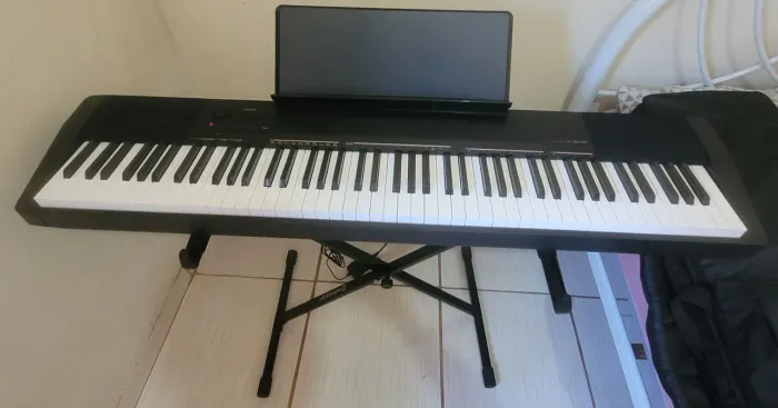 Piano Digital Casio CDP-130 + Base + Pedal + Capa | Excelente Estado!