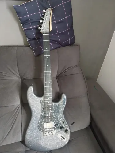 Guitarra seizi katana nova com bag