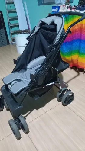 Vende-se carrinho de bebê+bebê conforto 
