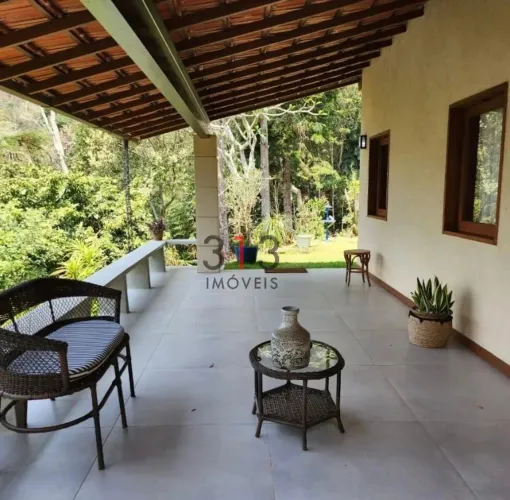 Casa linear em Itaipava entrada pela BR040 o Totalmente reformada incluindo hidraulica e e