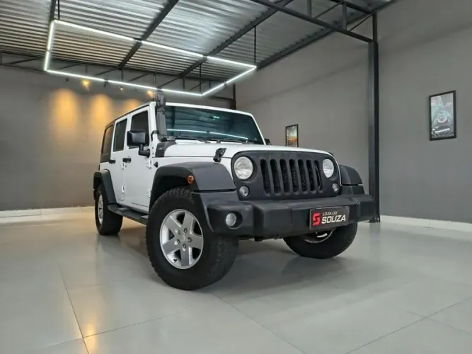 Jeep Wrangler Unlimited Sport 3.6 V6 284cv 4P 2014