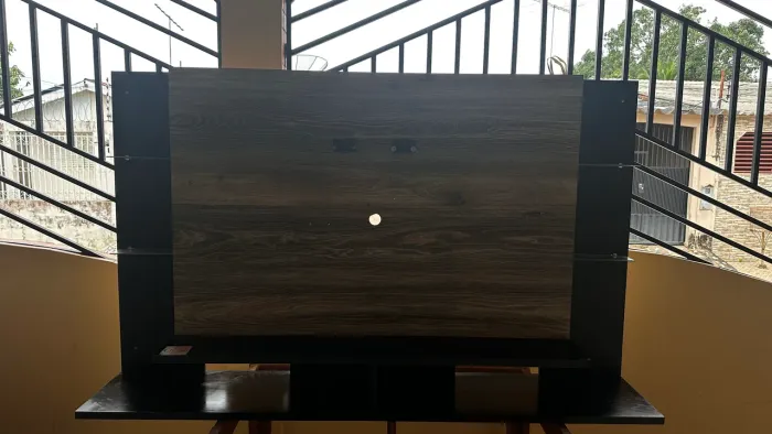 Painel/Rack para TV com Nichos e Prateleiras - Preto Amadeirado