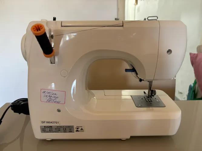Máquina de Costura Elgin Prátika JX-2051 | Pouquíssimo Uso | Estado de Nova