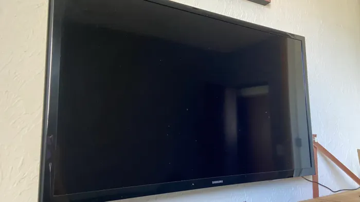 TV Samsung LED Usada - Sem Caixa e Sem Pés