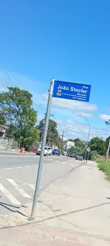 Vendo meio lote no loteamento dona zizi