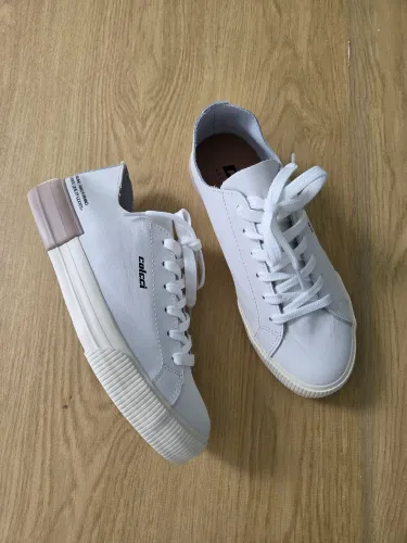 tênis de couro colcci branco 36
