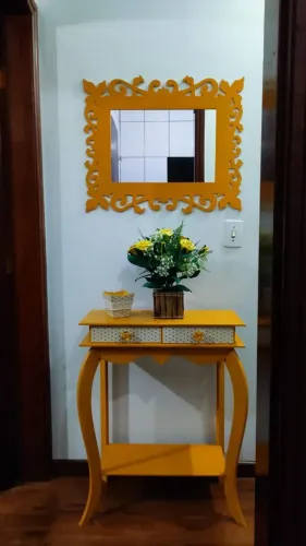 Aparador com espelho
