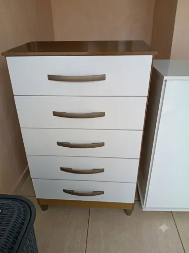 Cômoda 5 gavetas 