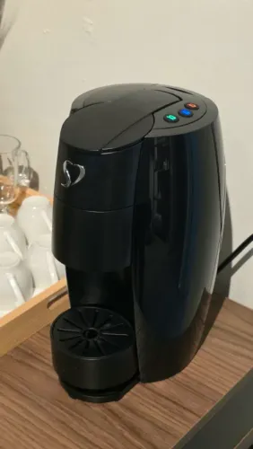 Cafeteira Lov Preta.. Três Corações