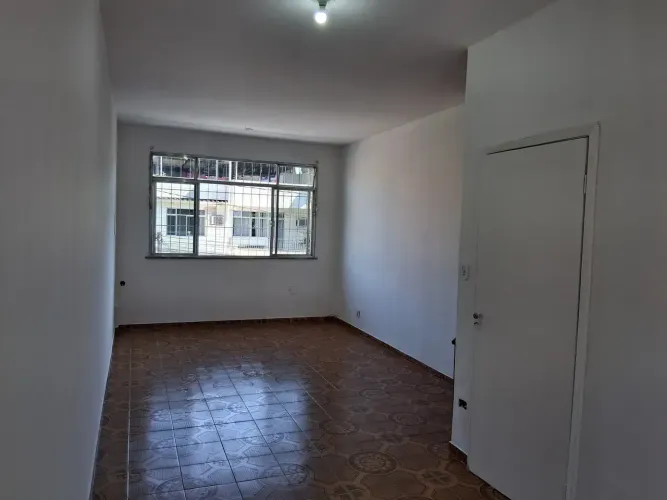 Imóvel para aluguel possui 120 metros quadrados com 2 quartos
