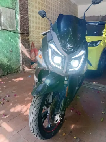 Cruisym 150 de garagem