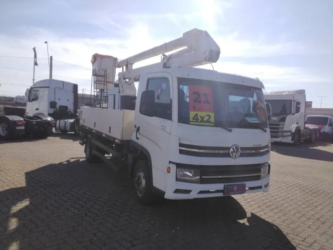Volkswagen 9.170 Delivery 2p (diesel)(E5) 2020/2021 Vamos Seminovos São Leopoldo