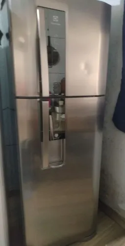 Vendo geladeira Eletrolux