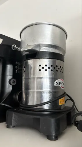 Espremedor de frutas SPOLU