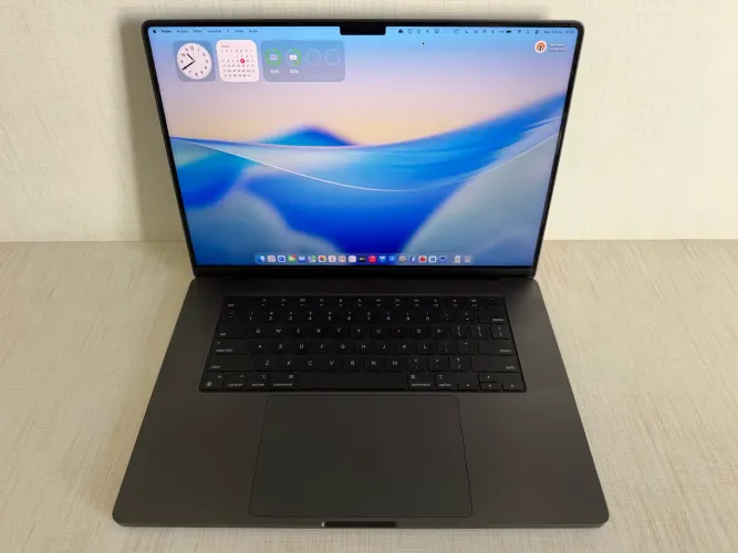 MacBook Pro M3 16?