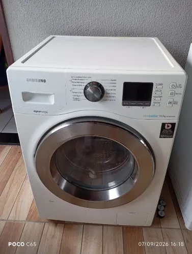 Vende se uma máquina de lavar Samsung