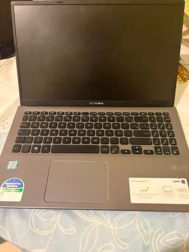 Asus Vivobook 15 - Intel i5 8265U