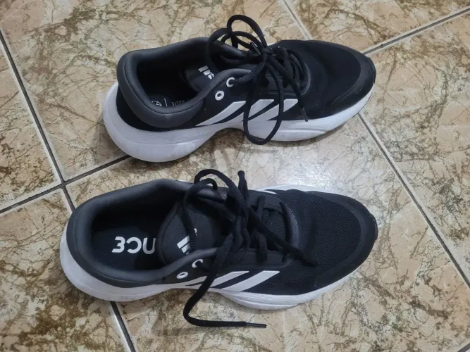 Tênis Adidas Bounce corrida e casual 36