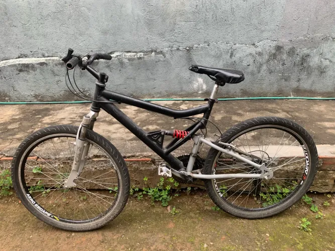 Vende-se bicicleta 300 reais faço até 280 reais