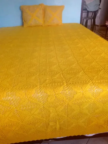 Vende-se colcha nova crochê linda