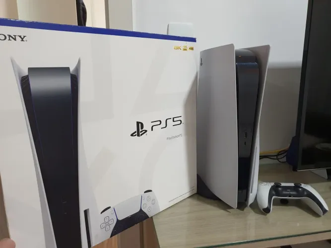 PlayStation 5 + 10 jogos mídia física 