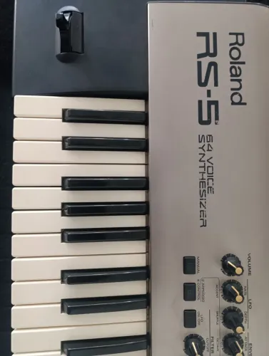 Teclado sintetizador Roland RS-5