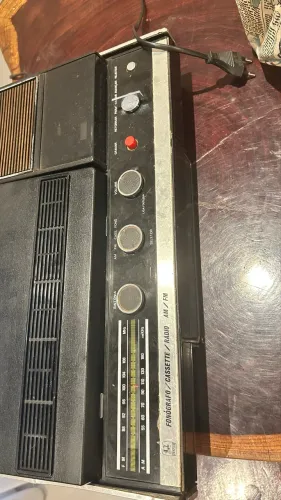 Fonógrafo cassete rádio e toca disco 