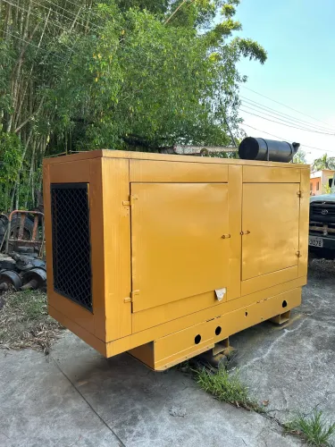 Gerador de energia cabinado 90 kva turbo diesel