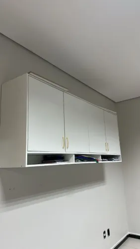 Armário suspenso