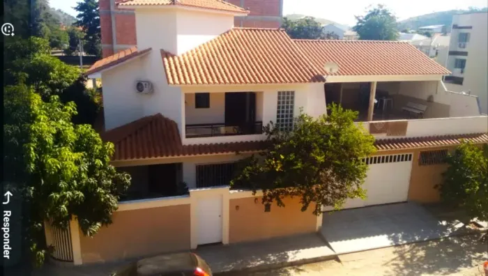 Casa em Loteamento Lavaquial (rua da rádio feliz) 3 quartos, piscina privativa. 275m²