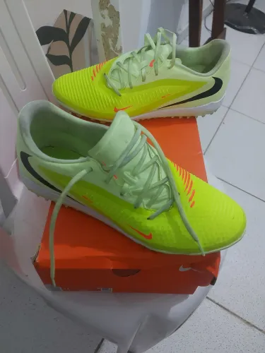 Chuteira Nike Phantom 6 low Society (TAM 41)