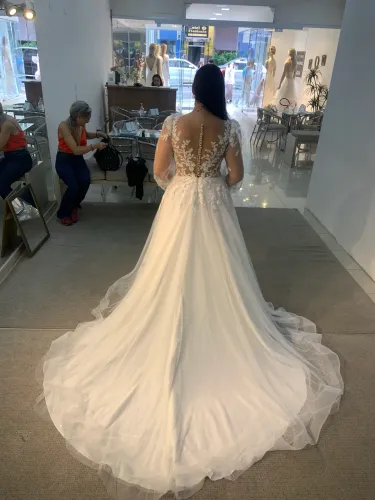 Vende se vestido de noiva (nova noiva )