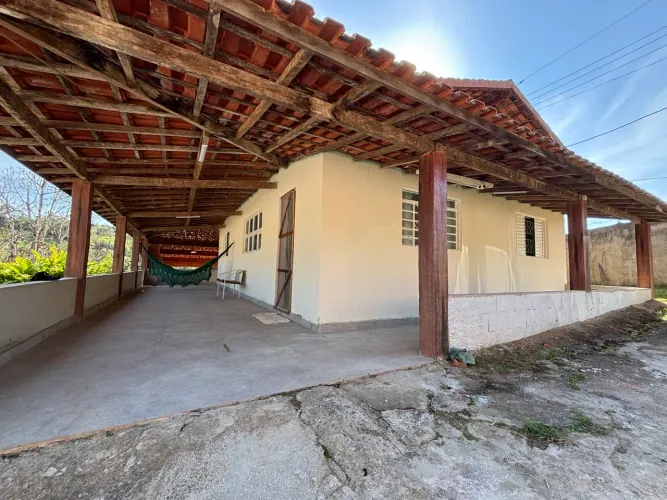 Sítio pronto em Ibiúna com 4.900 metros, pomar, churrasqueira 
