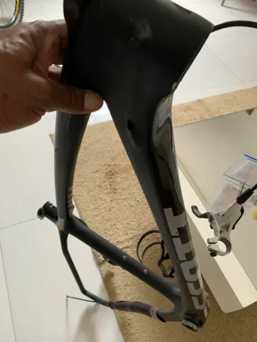 Quadro em carbono tamanho 17