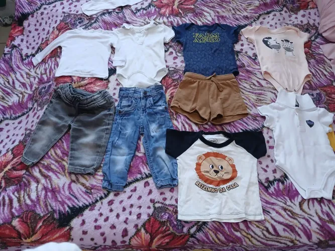 vende se roupinhas de bebê 