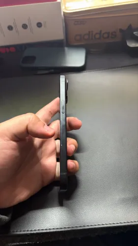 iPhone 15 85% de bateria
