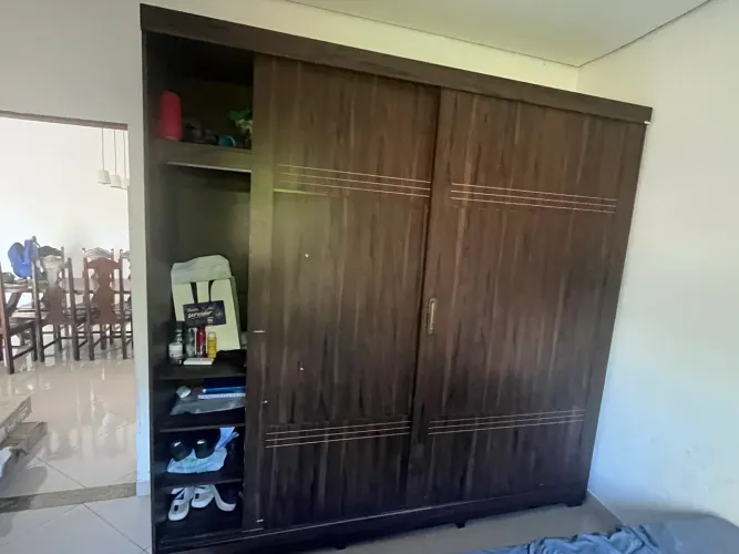 Desapego: guarda roupa de casal grande