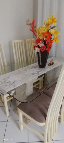 Mesa de jantar com 6 lugares