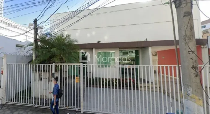 Excelente Ponto Comercial medindo 554,14 m2 de área construída, terreno 654,01 m2, no térr