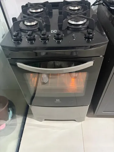 Fogão Electrolux 4 bocas com mesa de vidro