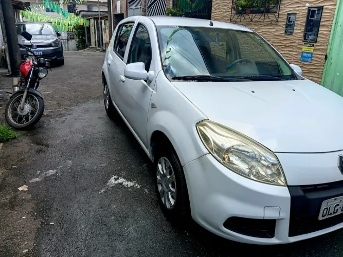 Renault Sandero Authentique Hi-flex 1.0 16V 5P 2013