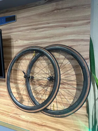 Par de rodas Bontrager aeolus 3 TLR