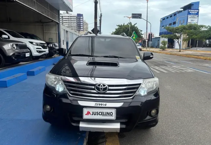 Toyota Hilux SW4 SRV D4-d 4X4 3.0 TDI Dies. AUT 2012