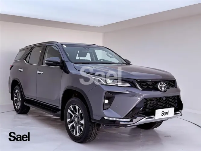 Toyota Hilux SW4 4X4 2.8 Diesel 2025