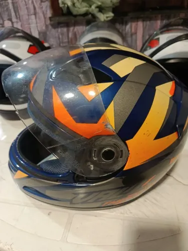 Capacete número 56 usado 